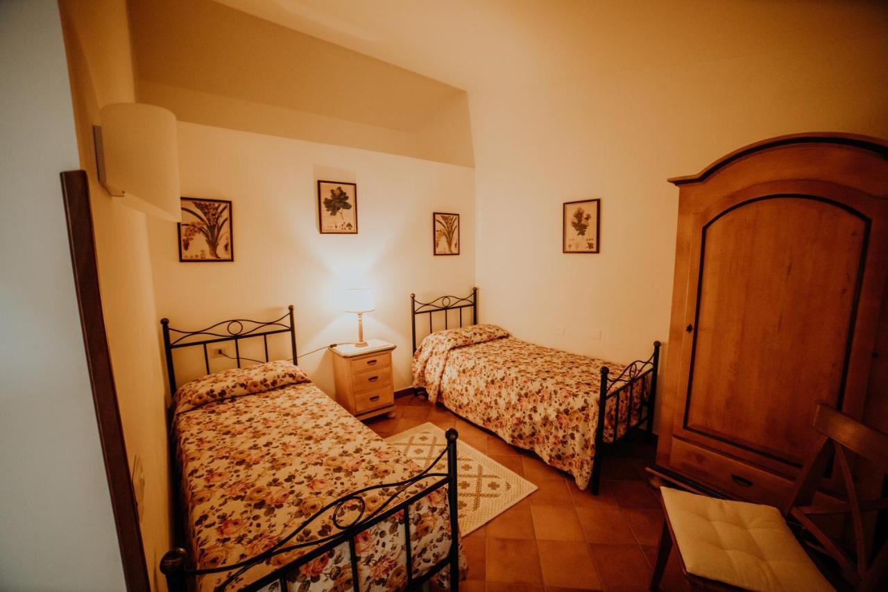 Aparthotel Residenza Golfo Degli Ulivi Caprioli Exterior foto