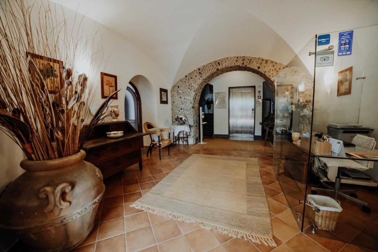 Aparthotel Residenza Golfo Degli Ulivi Caprioli Exterior foto