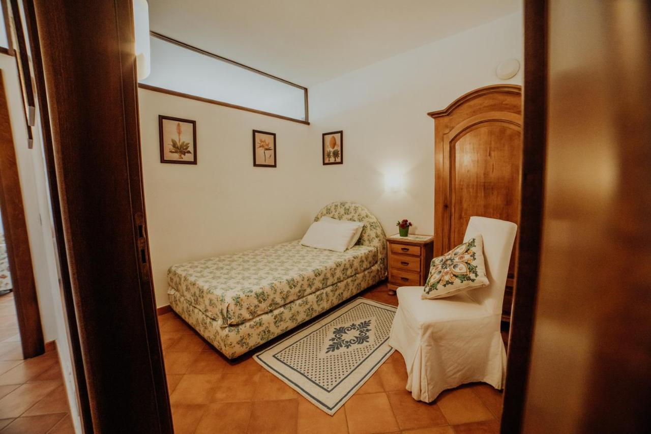 Aparthotel Residenza Golfo Degli Ulivi Caprioli Exterior foto