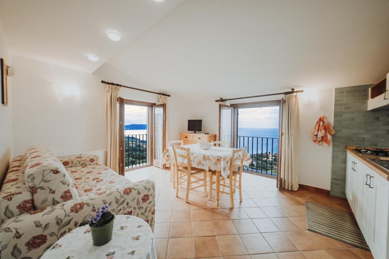 Aparthotel Residenza Golfo Degli Ulivi Caprioli Exterior foto