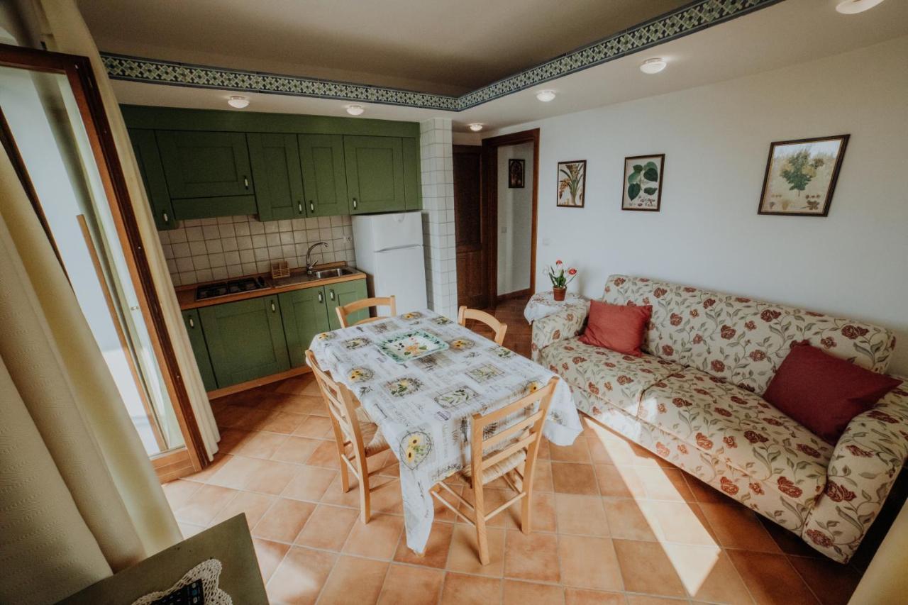 Aparthotel Residenza Golfo Degli Ulivi Caprioli Exterior foto