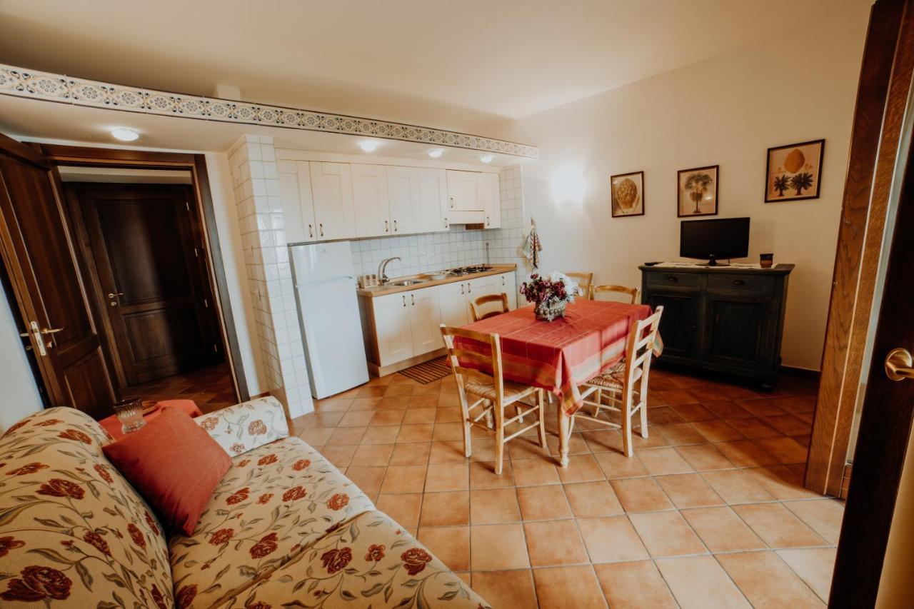 Aparthotel Residenza Golfo Degli Ulivi Caprioli Exterior foto