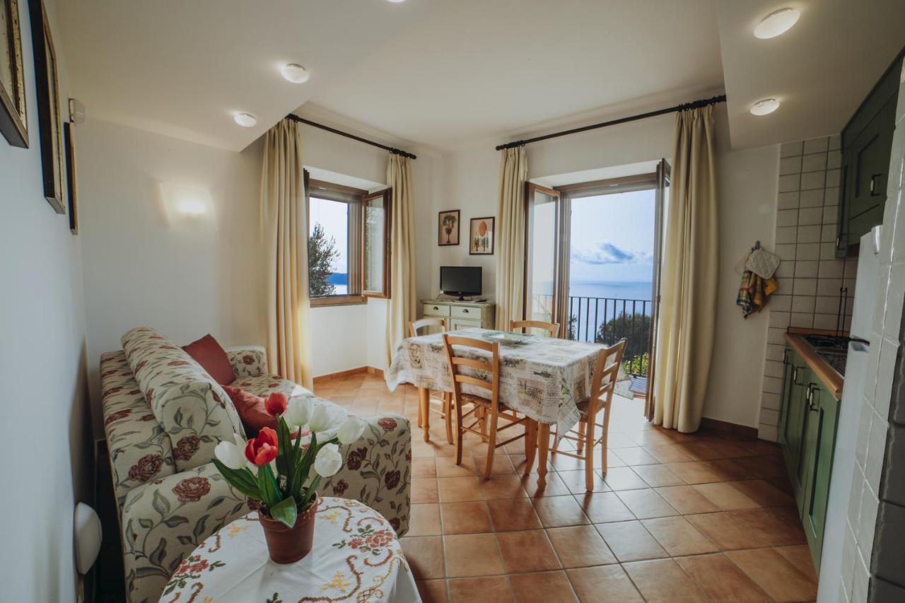 Aparthotel Residenza Golfo Degli Ulivi Caprioli Exterior foto