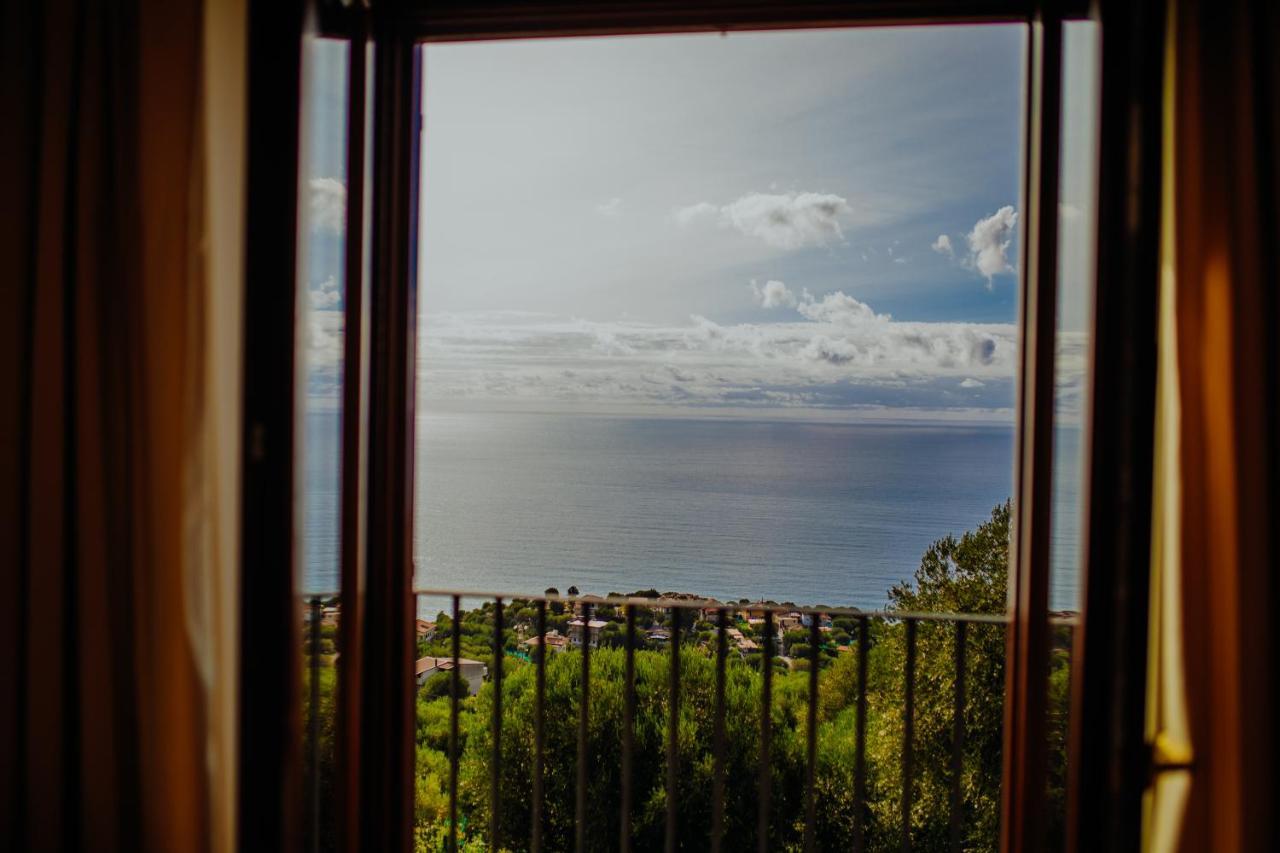 Aparthotel Residenza Golfo Degli Ulivi Caprioli Exterior foto