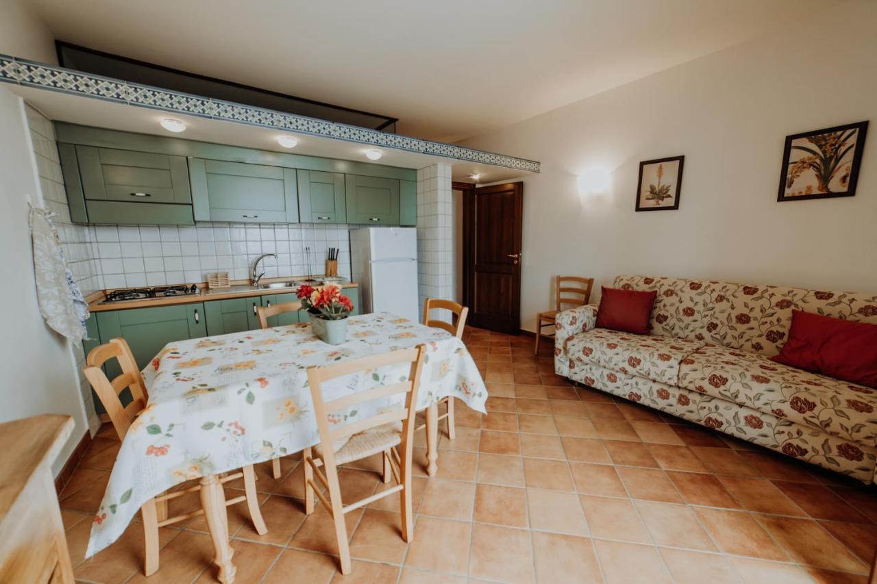 Aparthotel Residenza Golfo Degli Ulivi Caprioli Exterior foto
