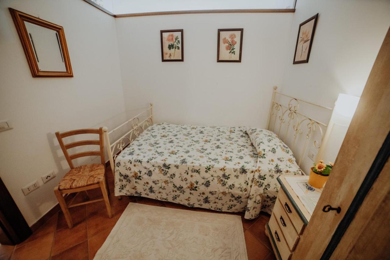 Aparthotel Residenza Golfo Degli Ulivi Caprioli Exterior foto