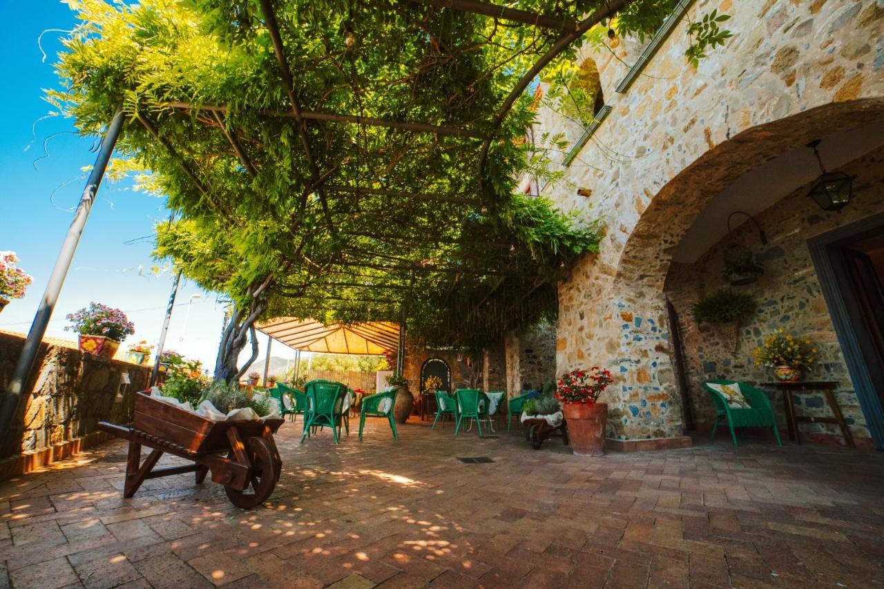 Aparthotel Residenza Golfo Degli Ulivi Caprioli Exterior foto